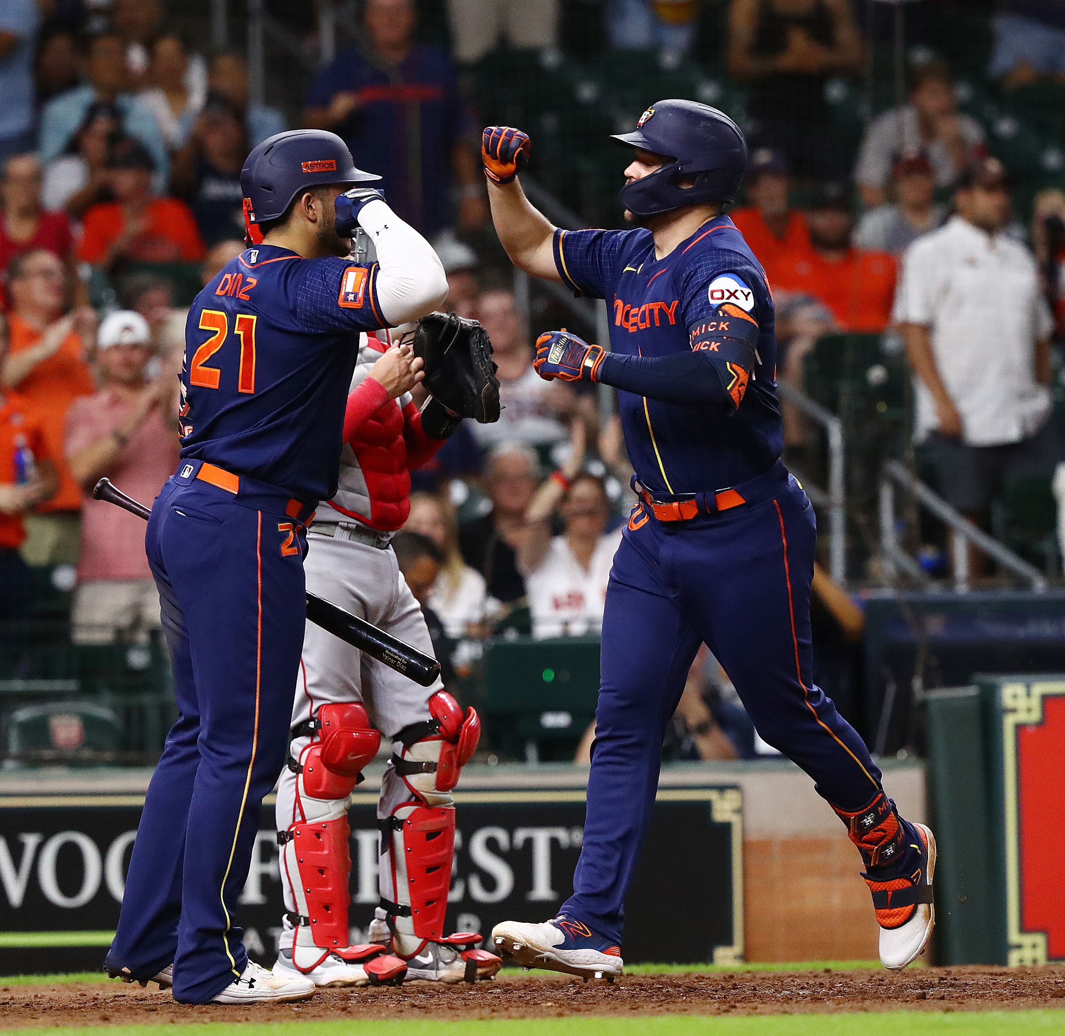 F--- off, Alex': Astros' Justin Verlander goes viral for what he said to Red  Sox manager Alex Cora