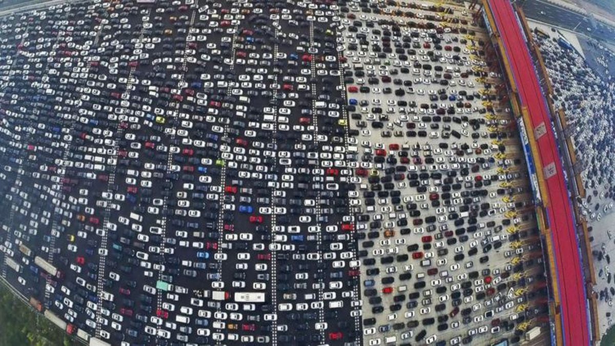 50lane traffic jam in China strands thousands of drivers