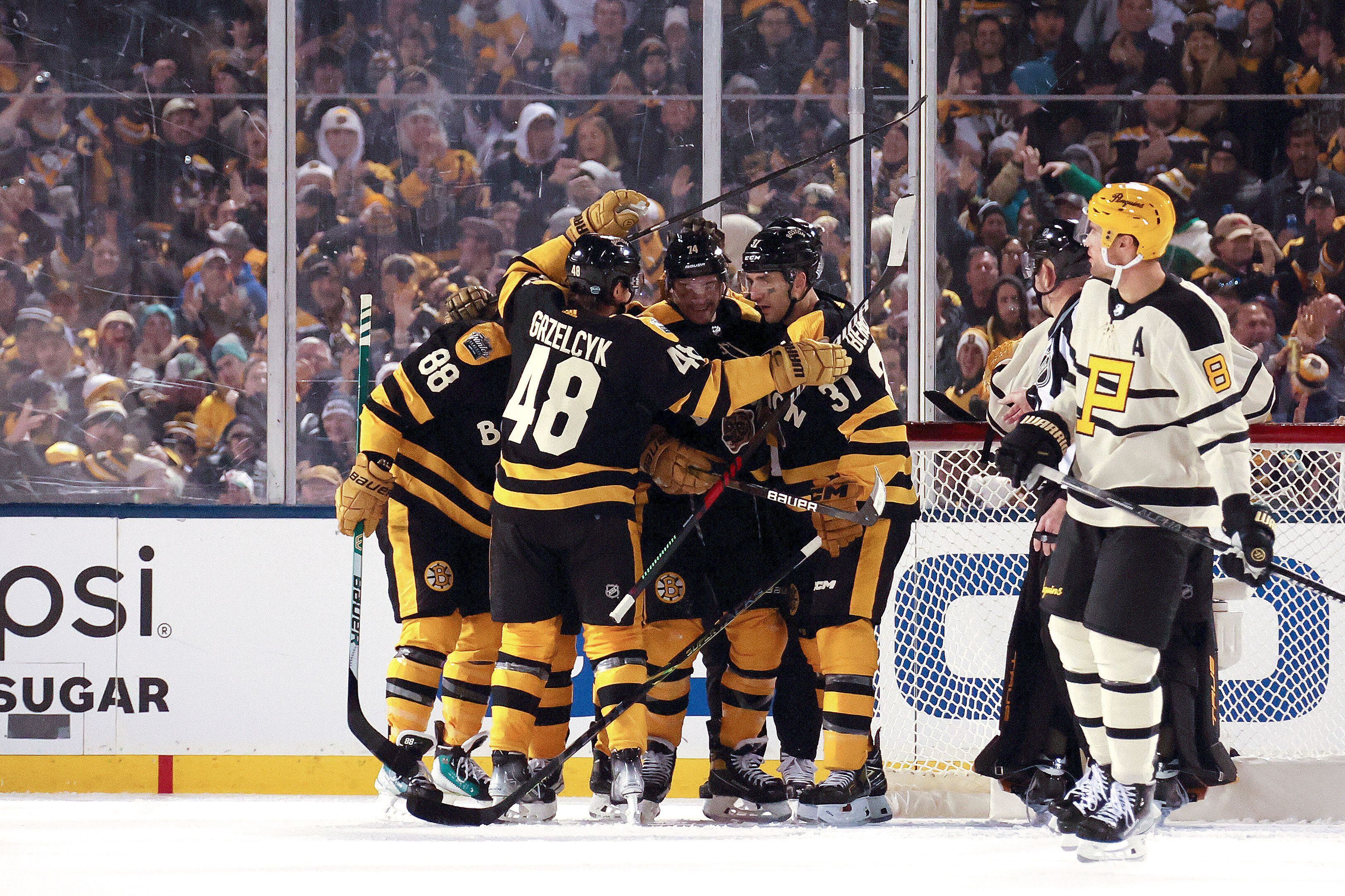 Bruins Beat the Penguins During the 2023 NHL Winter Classic – The Talon