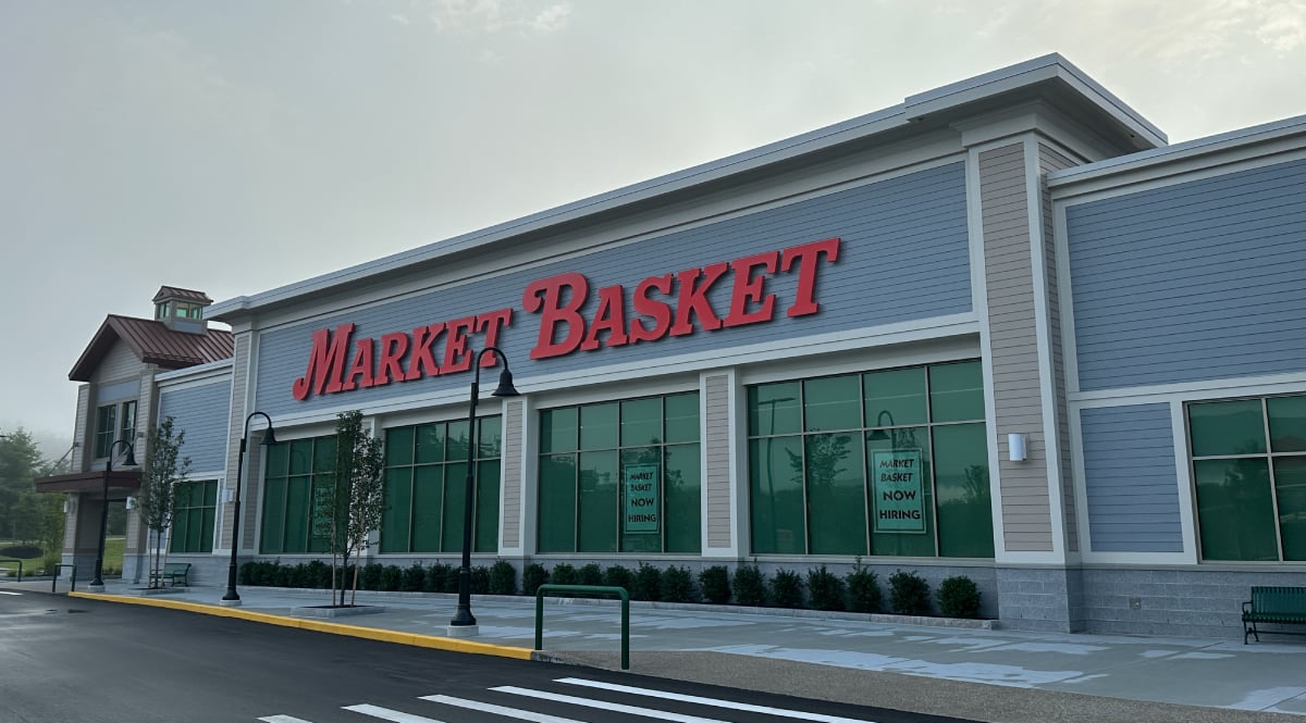 New Market Basket opens on Route 125 in Epping
