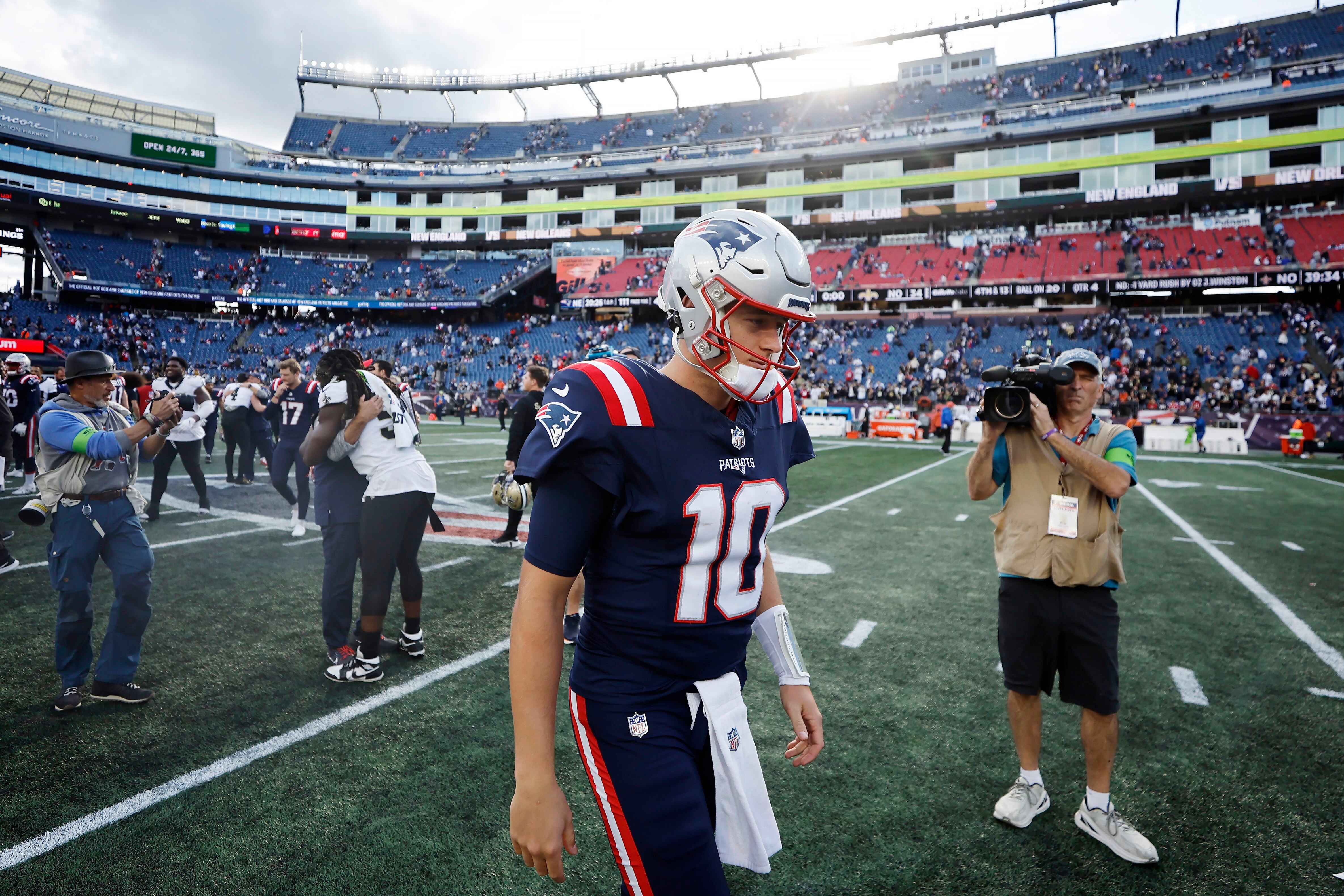 Is Bill Belichick starting to embrace Mac Jones as Patriots QB?