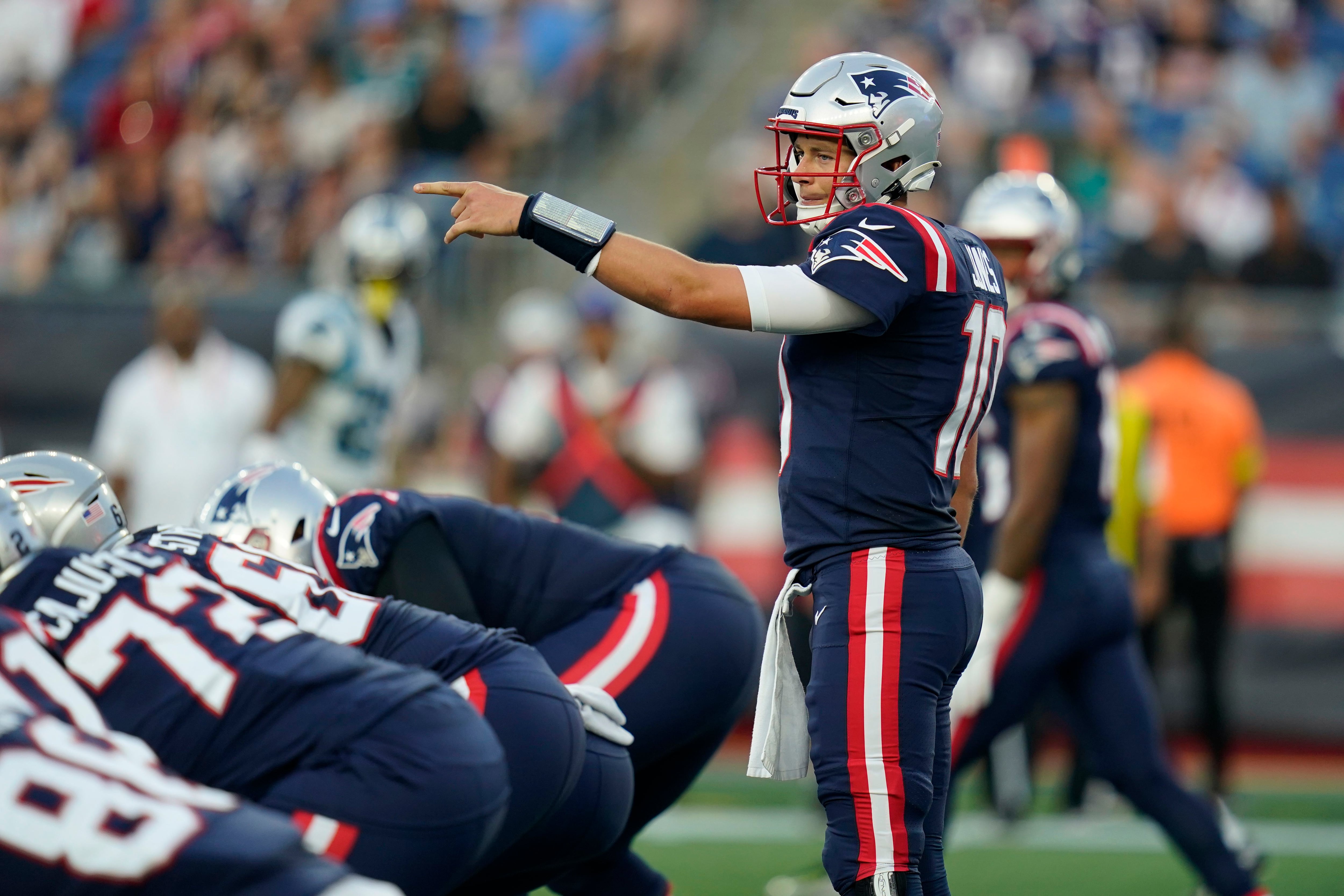 Mac Jones solid, Panthers pause QB battle in Pats' 20-10 win