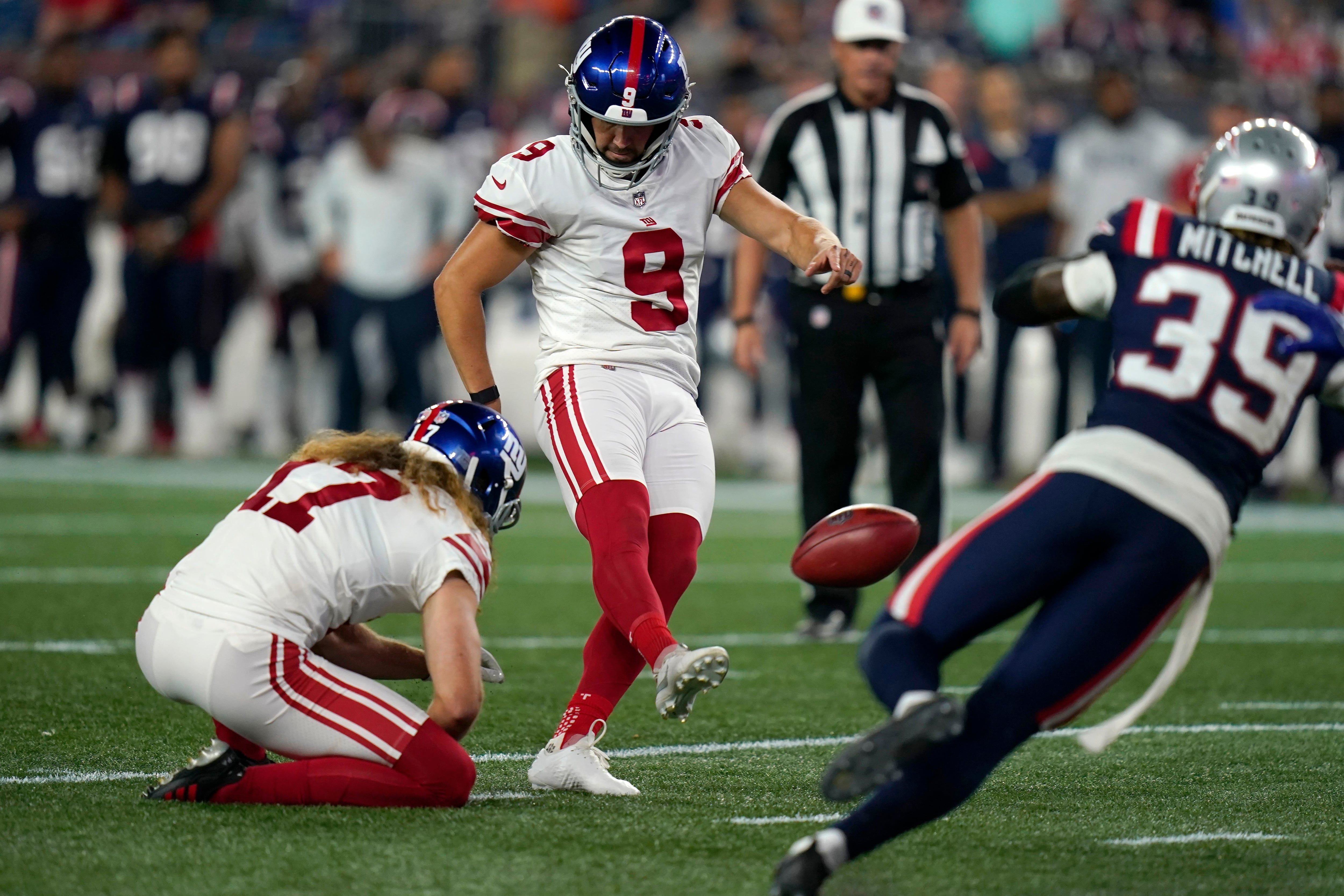 Late FG gives Giants, Daboll 23-21 victory over Patriots - The