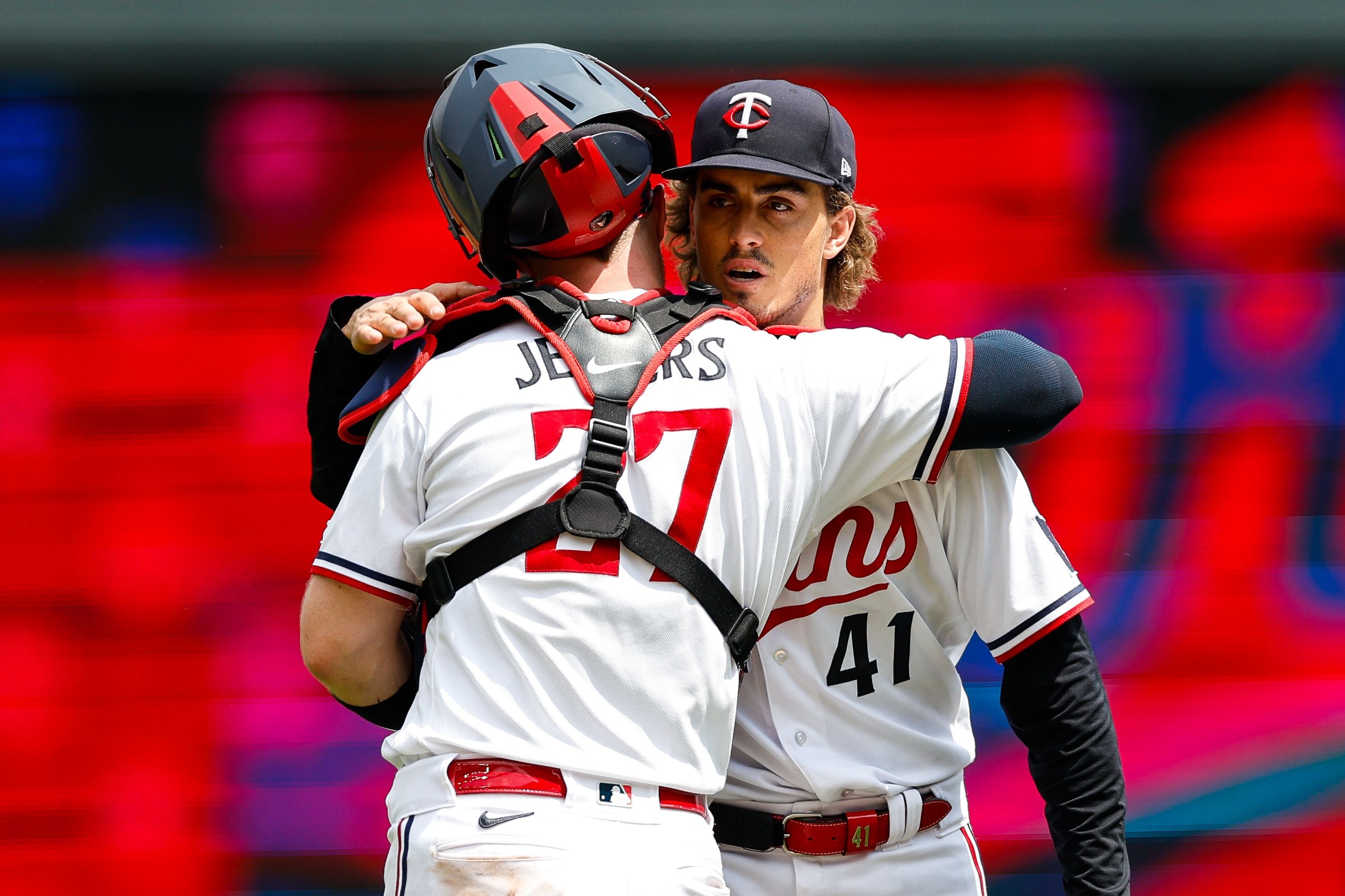 Ryan pitches Twins first complete-game shutout in 5 years, 6-0 win